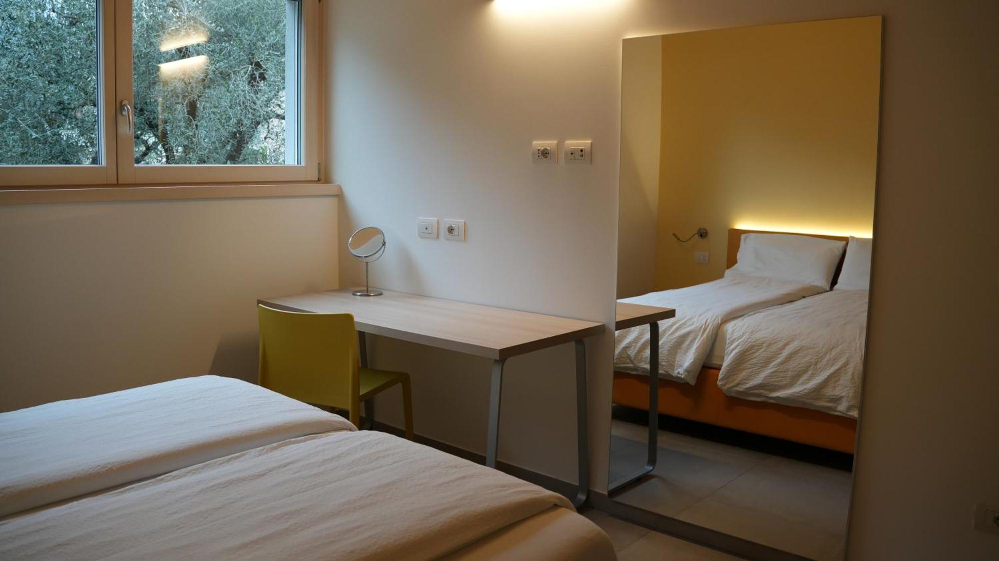 Casa Maria Apartments Riva del Garda Cameră foto